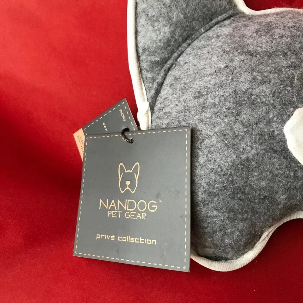 NANDOG PET GEAR Stylish Dog toy with squeaker and a durable texture